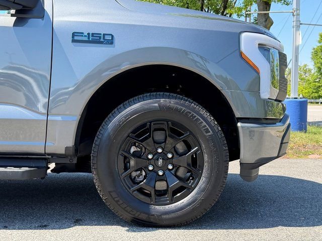 Certified 2025 Ford F150 Lightning XLT AWD/4WD image 13