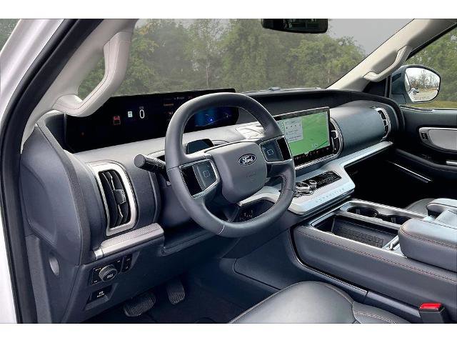 Certified 2025 Ford Expedition Active image 17