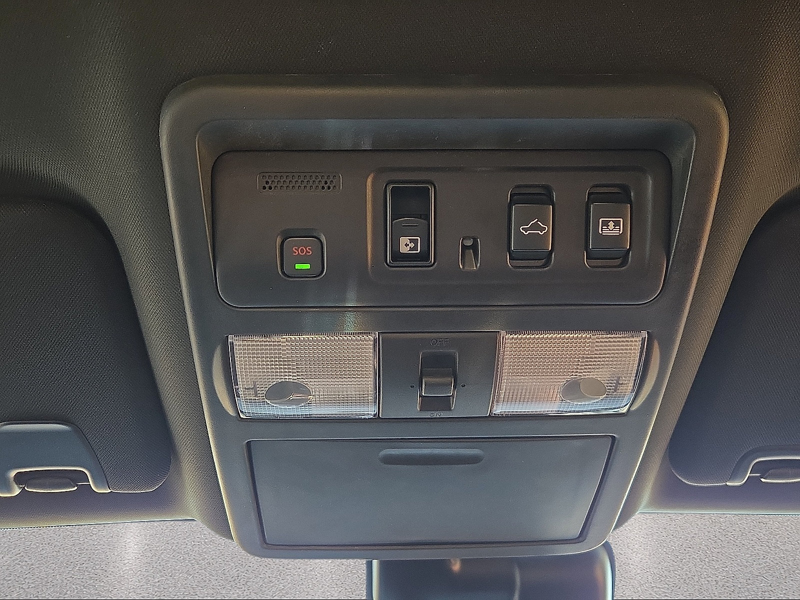 Used 2021 Nissan Titan PRO-4X w/ Pro-4x Convenience Package AWD/4WD image 21