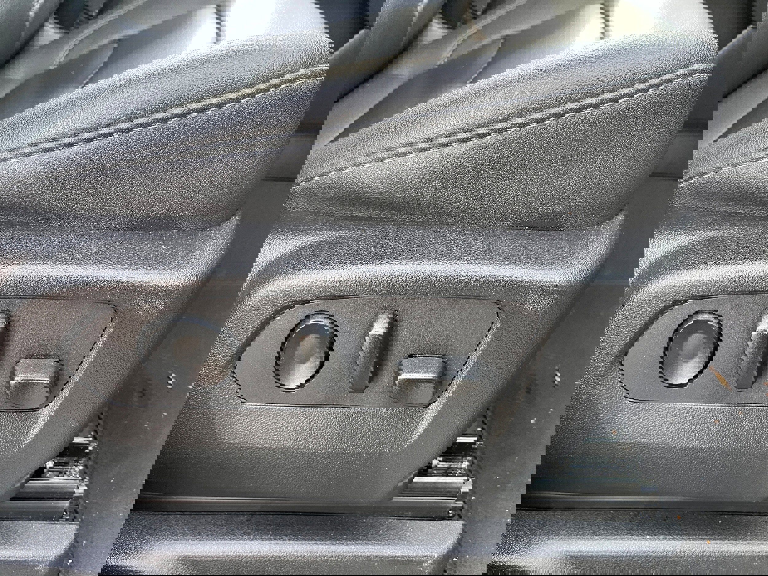 Used 2023 Chevrolet Suburban LT image 19