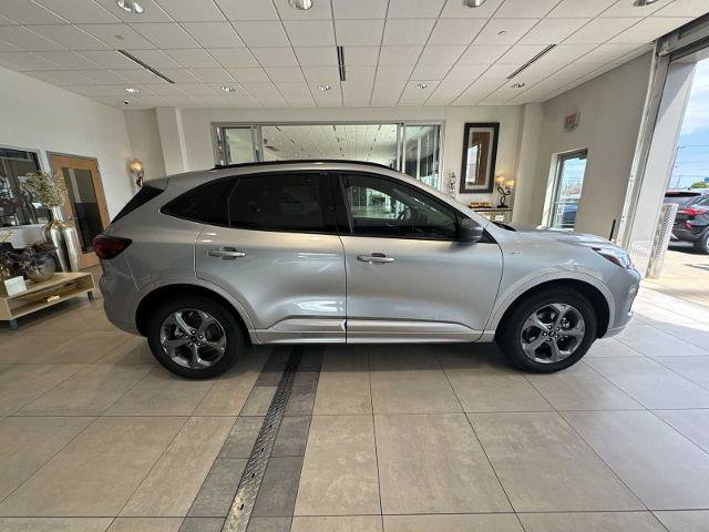 Certified 2024 Ford Escape ST-Line w/ Tech Pack #1 AWD/4WD image 2