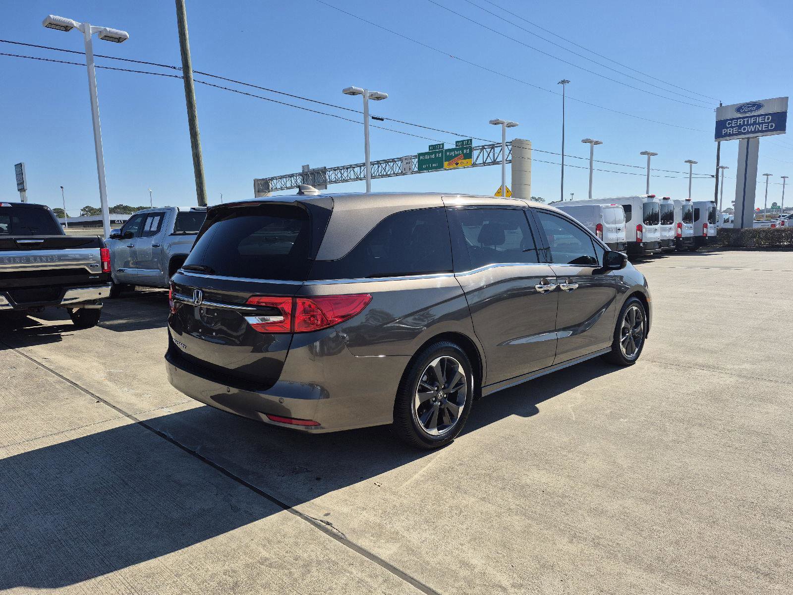 Used 2023 Honda Odyssey Elite image 5