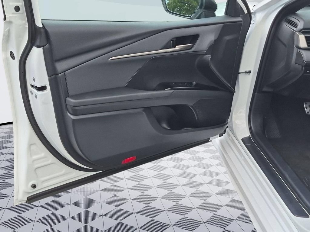 Used 2025 Toyota Camry SE FWD image 10
