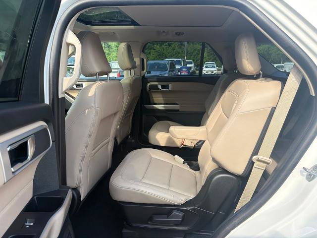 Certified 2023 Ford Explorer XLT w/ Equipment Group 202A AWD/4WD image 7