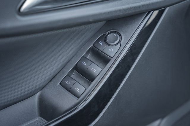 Used 2025 Chevrolet Equinox LT image 42