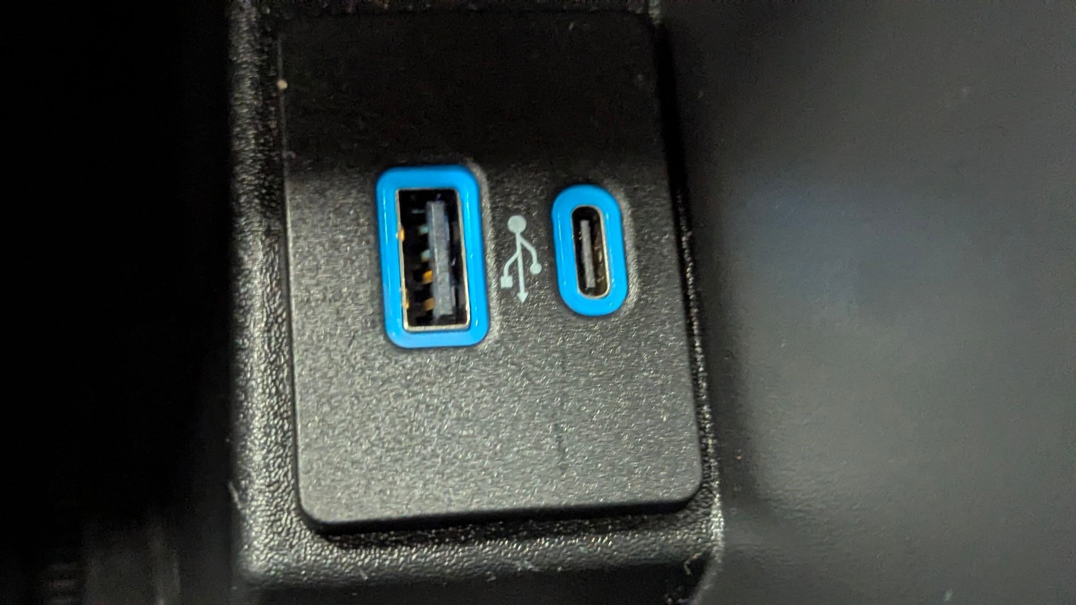 Certified 2022 Ford Edge ST-Line w/ Cargo Accessory Package image 28