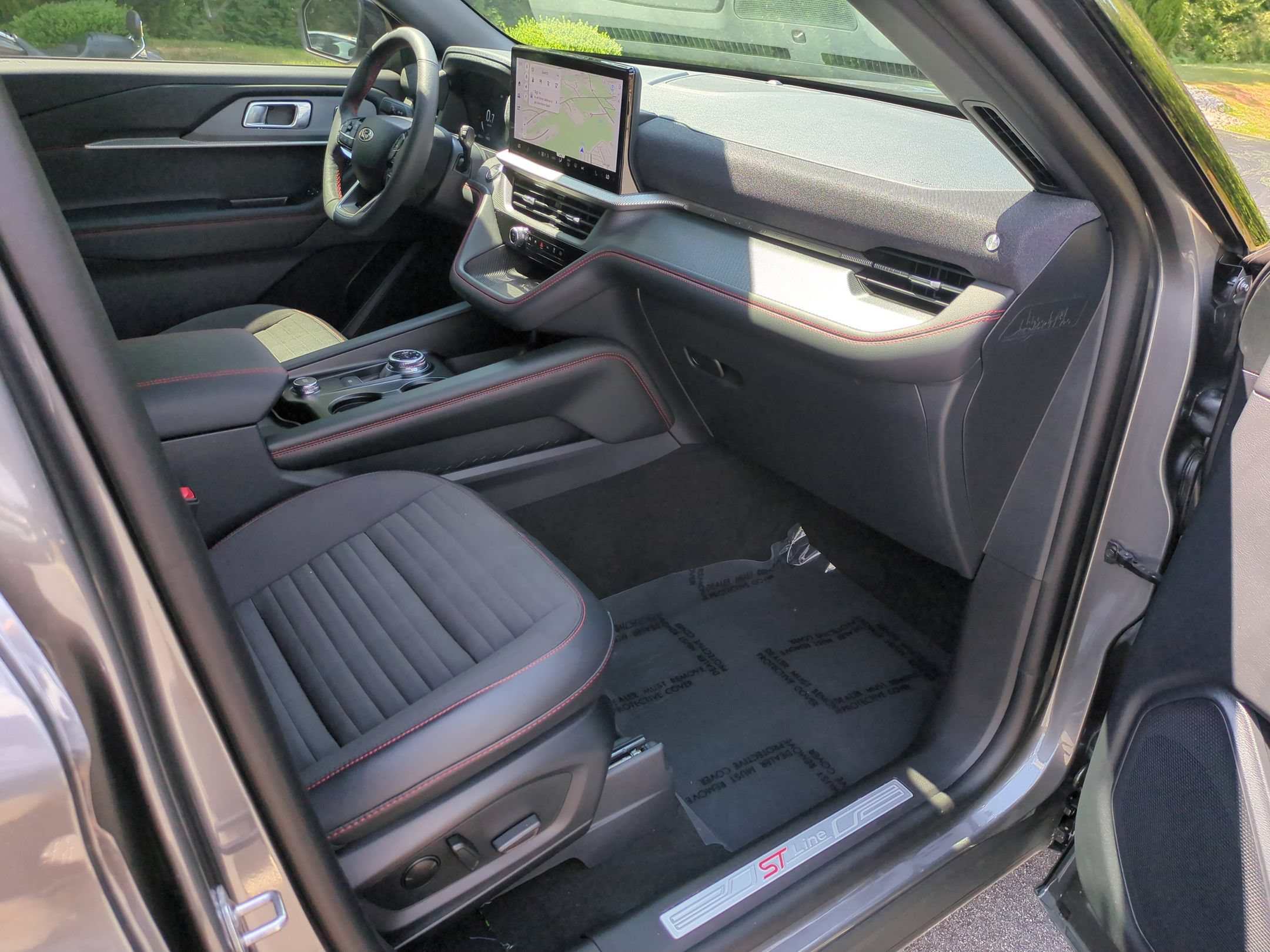 Certified 2026 Ford Explorer ST-Line w/ Premium Package RWD image 35