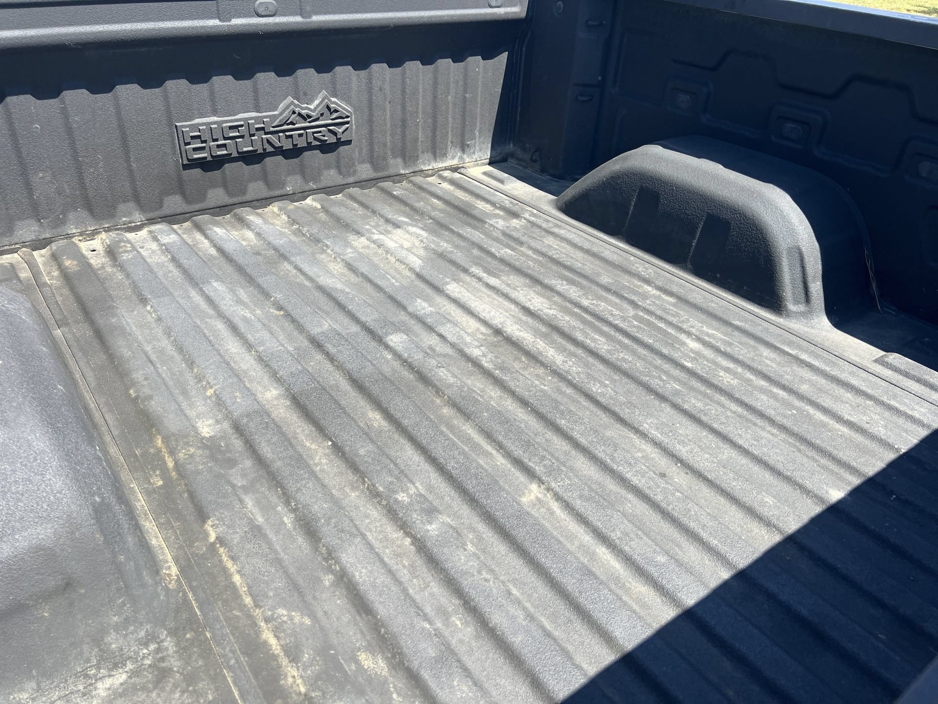 Used 2022 Chevrolet Silverado 1500 High Country w/ High Country Premium Package AWD/4WD image 23
