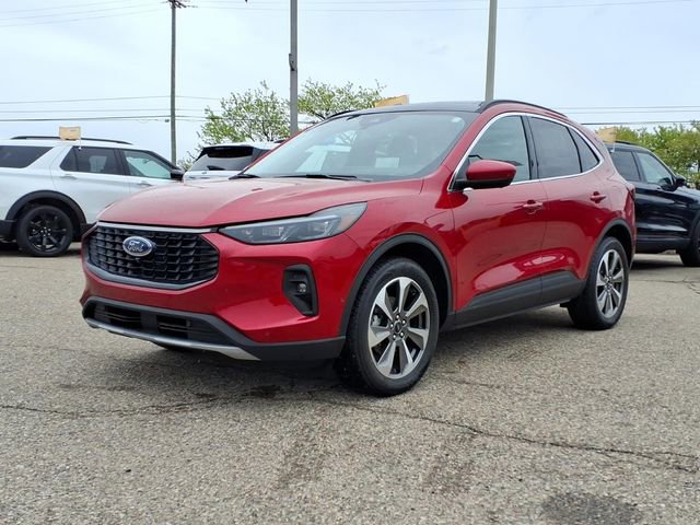 Certified 2024 Ford Escape Platinum w/ Premium Technology Package AWD/4WD image 3