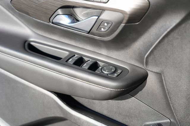 Used 2023 GMC Terrain SLT w/ Tech Package image 29