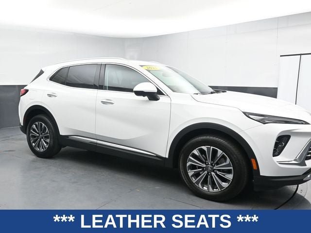 Used 2025 Buick Envision Preferred AWD/4WD image 2