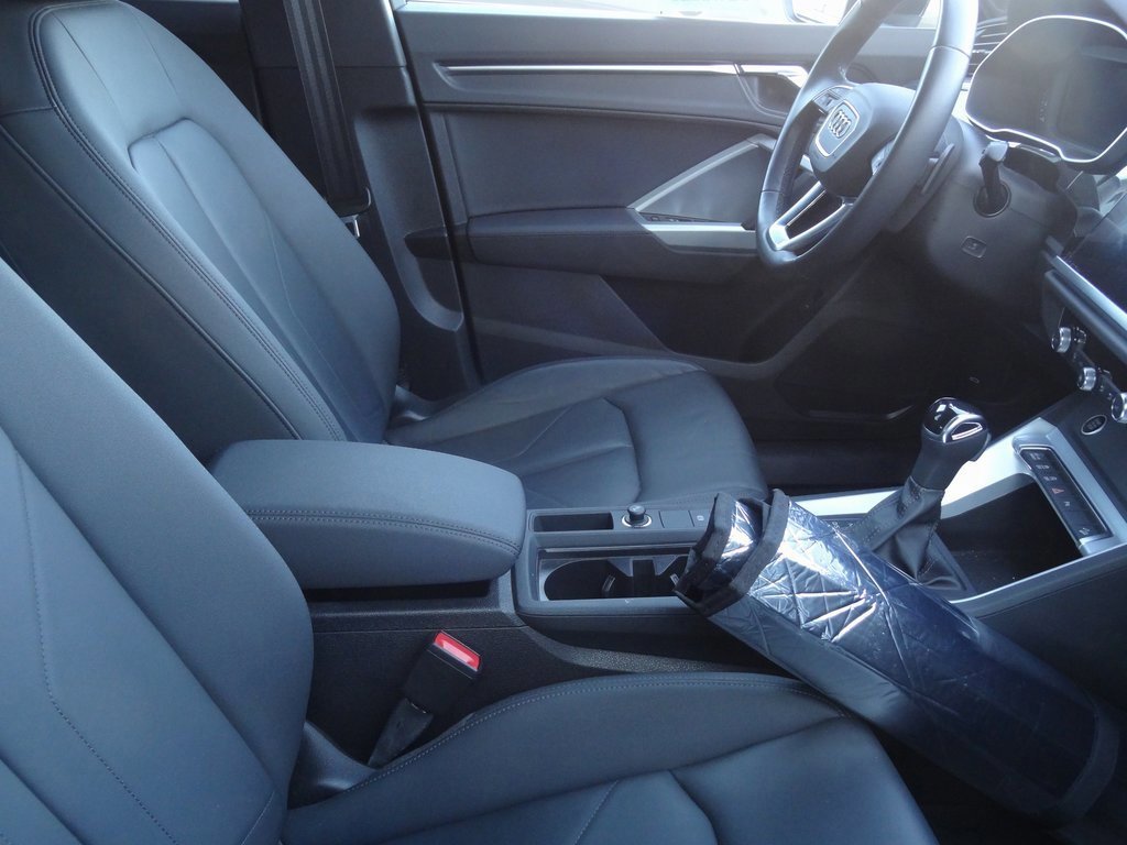 Used 2021 Audi Q3 2.0T Premium w/ Convenience Package image 9