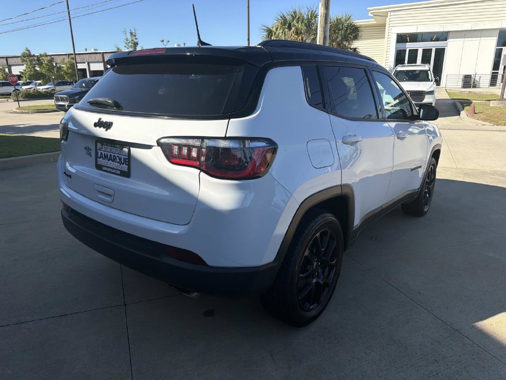 Used 2022 Jeep Compass Latitude w/ Convenience Group AWD/4WD image 8