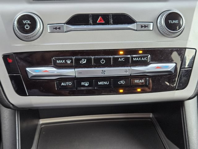 Certified 2024 Ford Explorer XLT AWD/4WD image 18