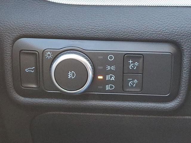 Certified 2022 Ford Explorer XLT w/ Equipment Group 202A image 27