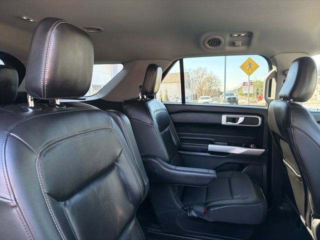 Certified 2022 Ford Explorer XLT w/ Equipment Group 202A image 33