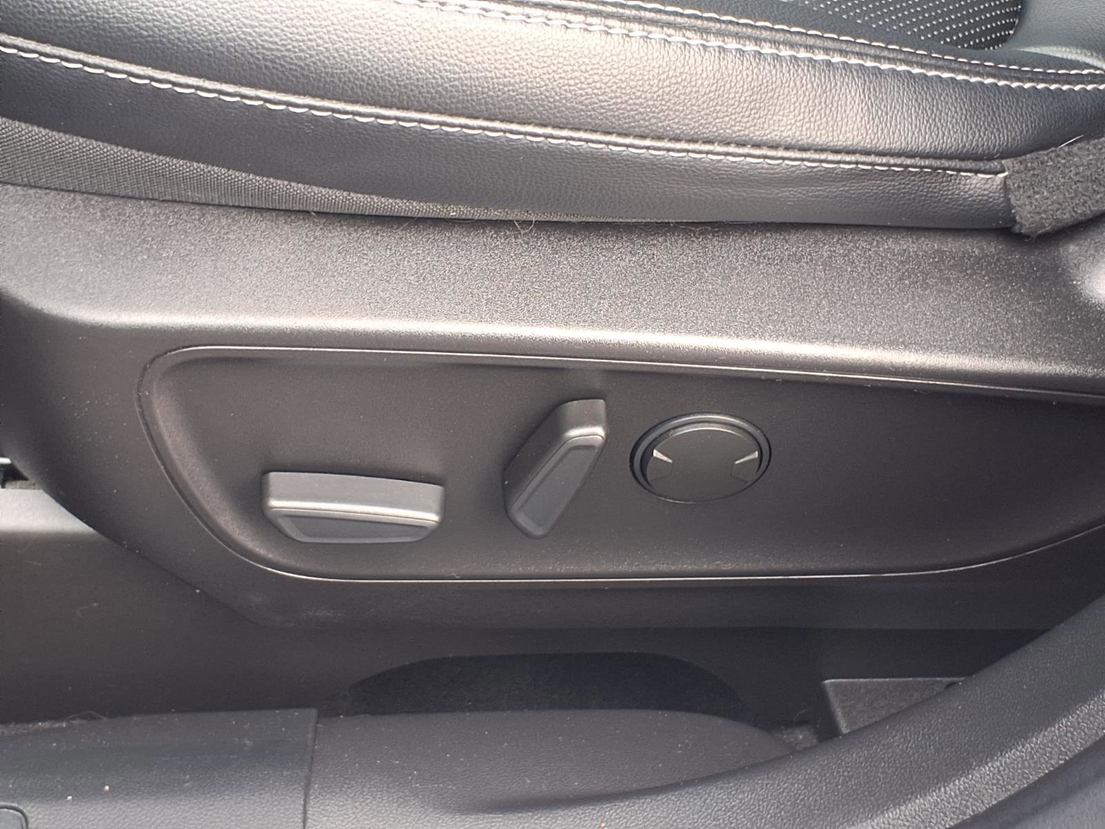 Certified 2022 Ford Escape Titanium w/ Class II Trailer Tow Package image 7