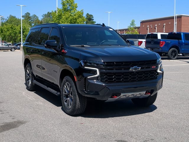 Used 2023 Chevrolet Tahoe Z71 w/ Luxury Package AWD/4WD image 2