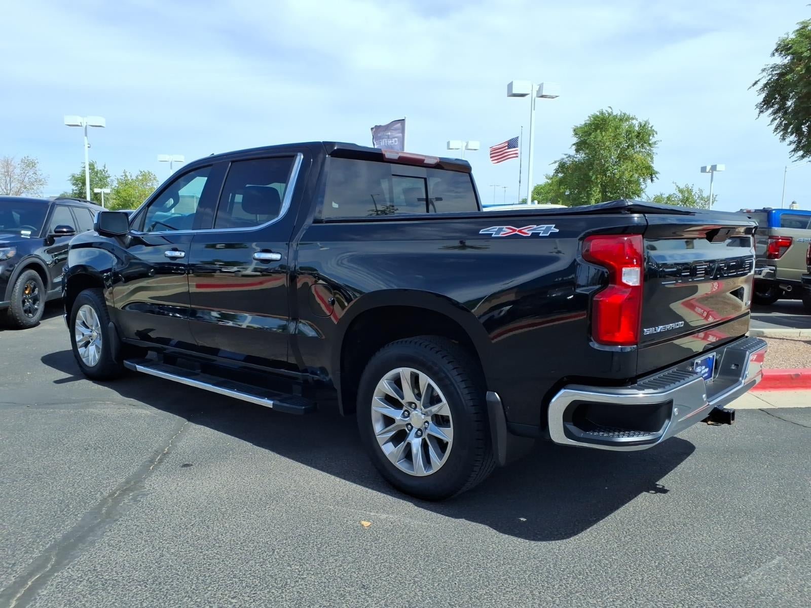 Used 2020 Chevrolet Silverado 1500 LTZ w/ LTZ Plus Package AWD/4WD image 6