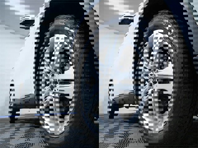 Used 2018 Mercedes-Benz GLA 250 4MATIC image 2