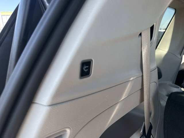 Used 2023 Chrysler Voyager LX FWD image 7