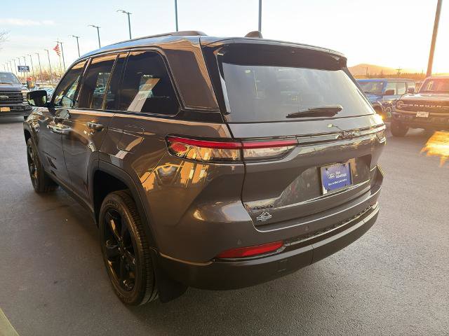 Used 2023 Jeep Grand Cherokee Altitude image 13