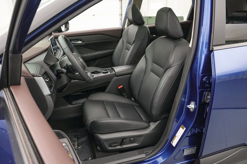 Used 2023 Nissan Rogue SV w/ SV Premium B Package AWD/4WD image 11