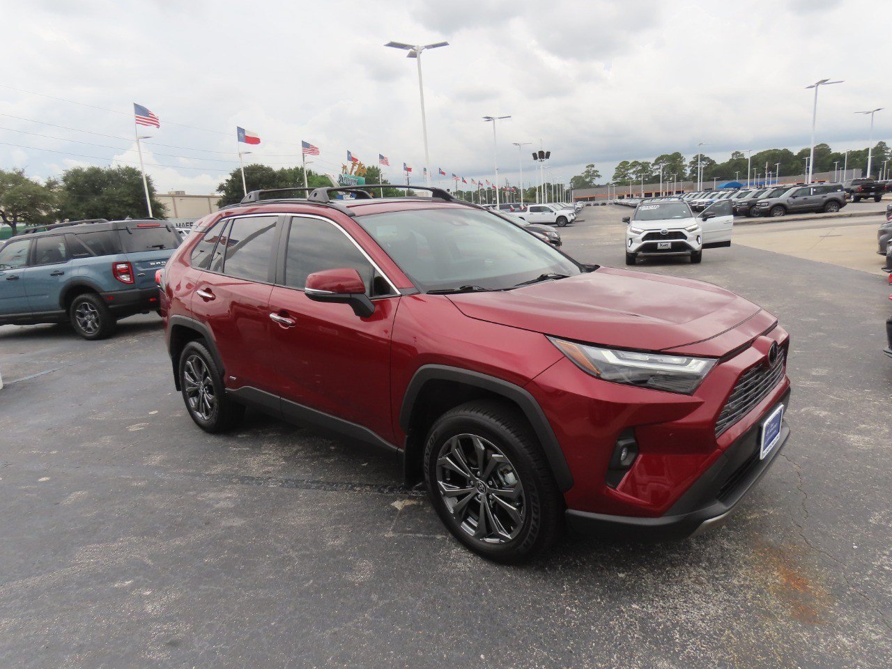 Used 2025 Toyota RAV4 Limited AWD/4WD image 7