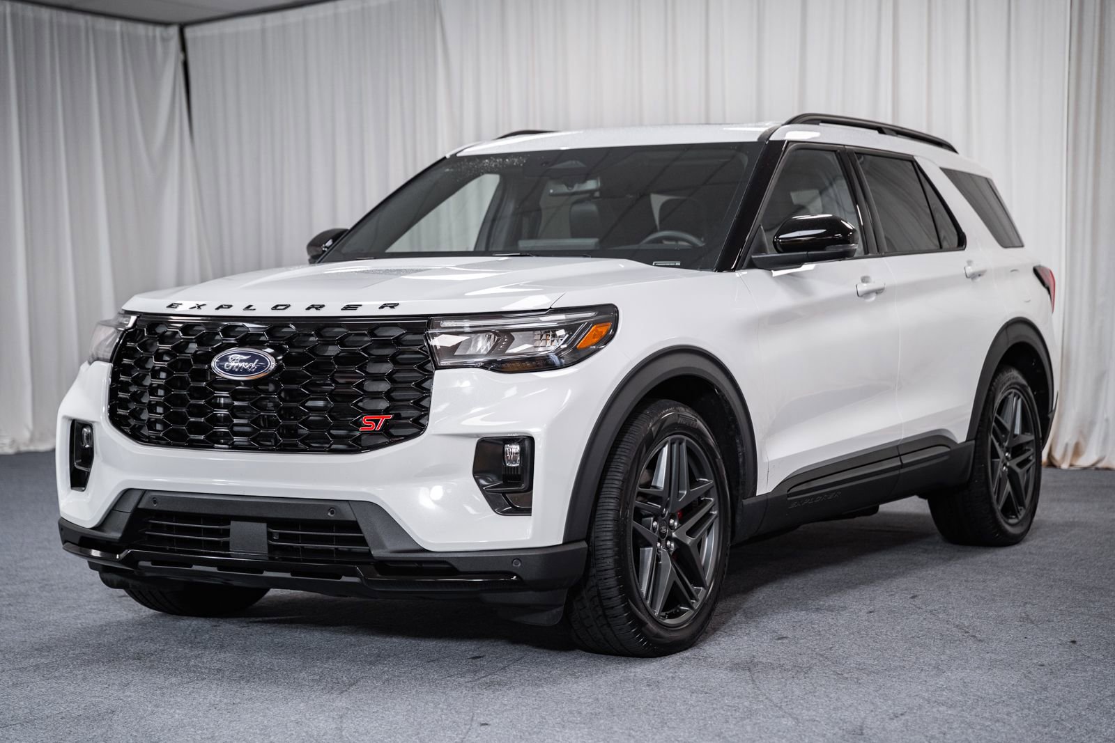 Certified 2025 Ford Explorer ST w/ Sun And Sound Package AWD/4WD image 3