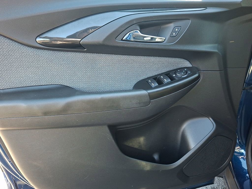 Used 2022 Chevrolet TrailBlazer LT image 12