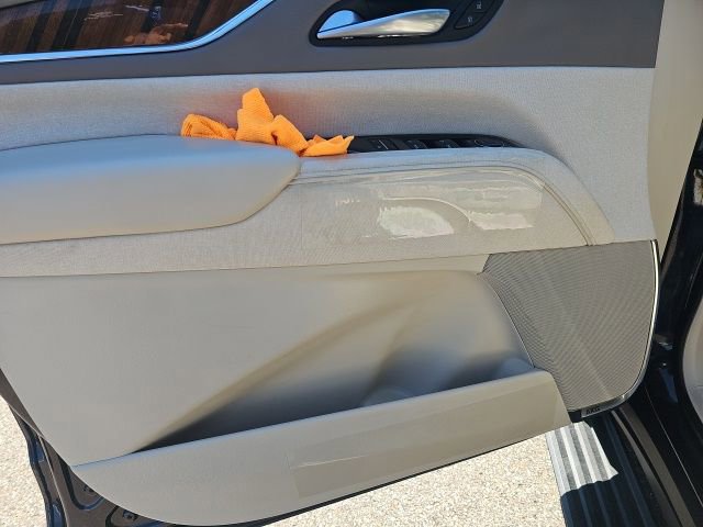 Used 2024 Cadillac Escalade ESV Premium Luxury Platinum image 13