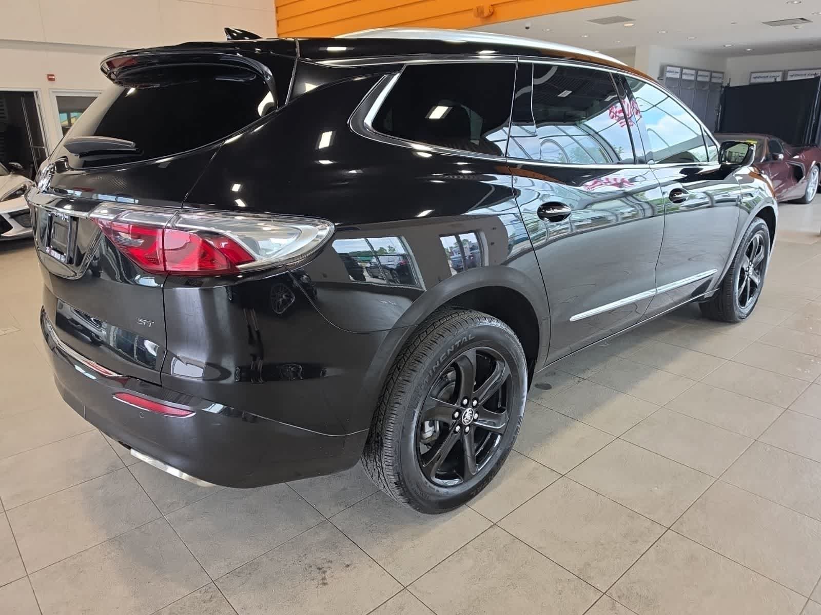 Used 2023 Buick Enclave Essence w/ Sport Touring Edition FWD image 7