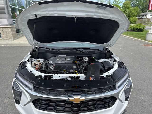 Used 2024 Chevrolet Trax LT FWD image 19