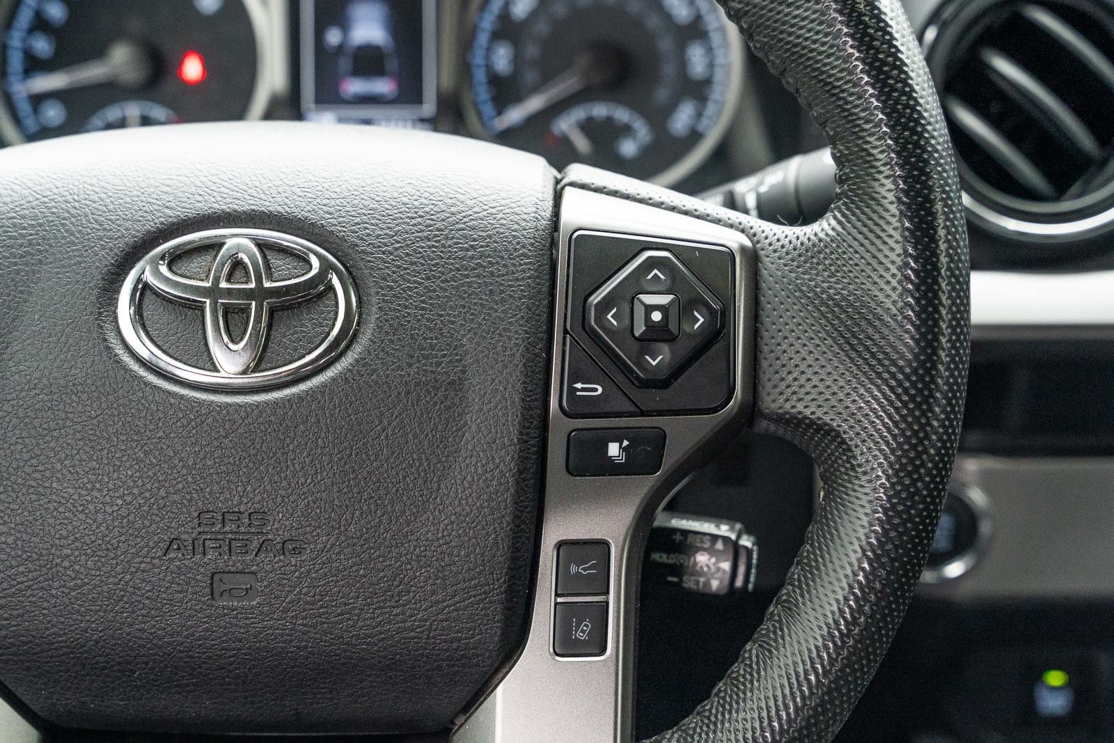 Used 2021 Toyota Tacoma Limited RWD image 25