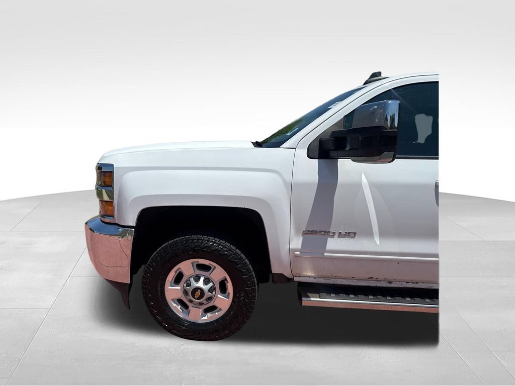 Used 2018 Chevrolet Silverado 2500 LT AWD/4WD image 32