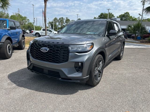 Certified 2026 Ford Explorer ST-Line w/ ST-Line Street Pack RWD image 8