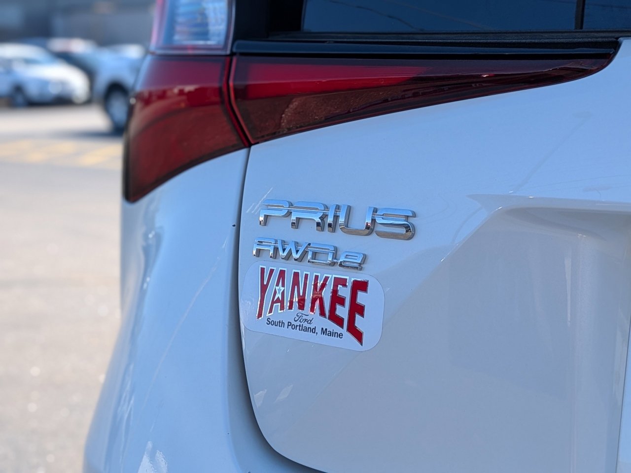 Used 2020 Toyota Prius LE w/ Carpet Mat Package AWD/4WD image 13