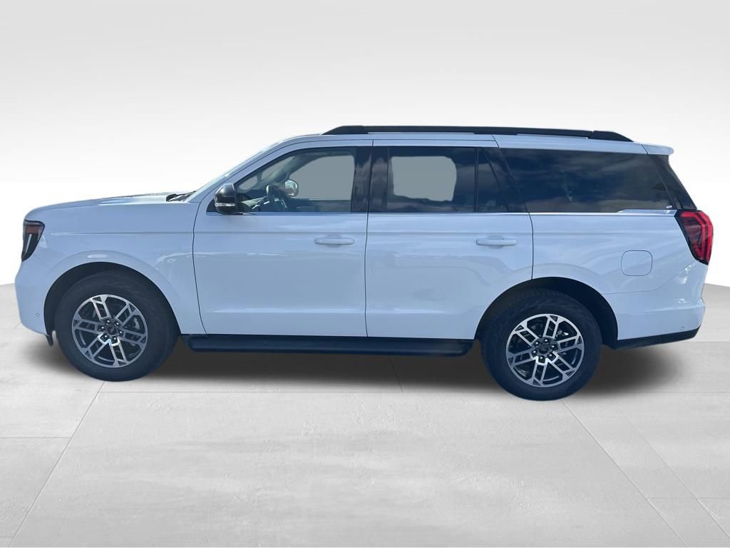 Certified 2025 Ford Expedition Active image 4