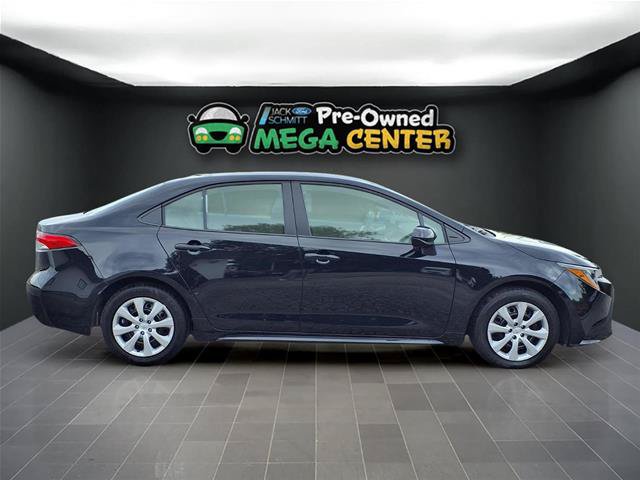 Used 2025 Toyota Corolla LE FWD image 23