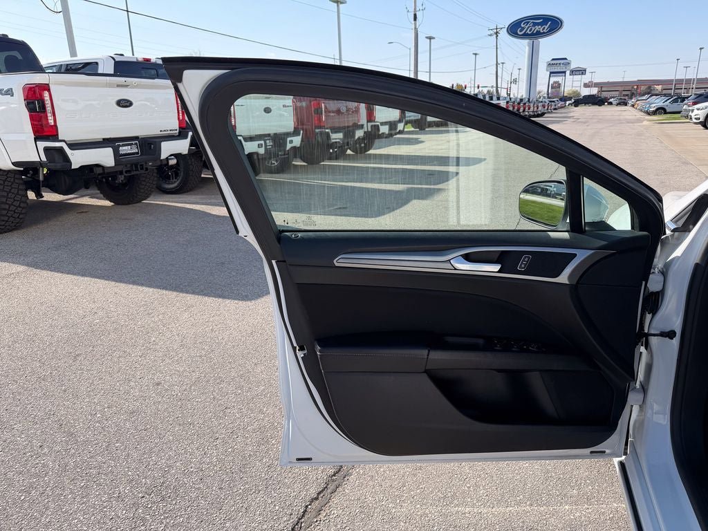 Certified 2020 Ford Fusion SE FWD image 10