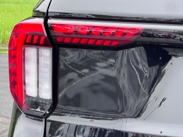 Certified 2025 Ford Explorer Active w/ Active Comfort Package AWD/4WD image 11