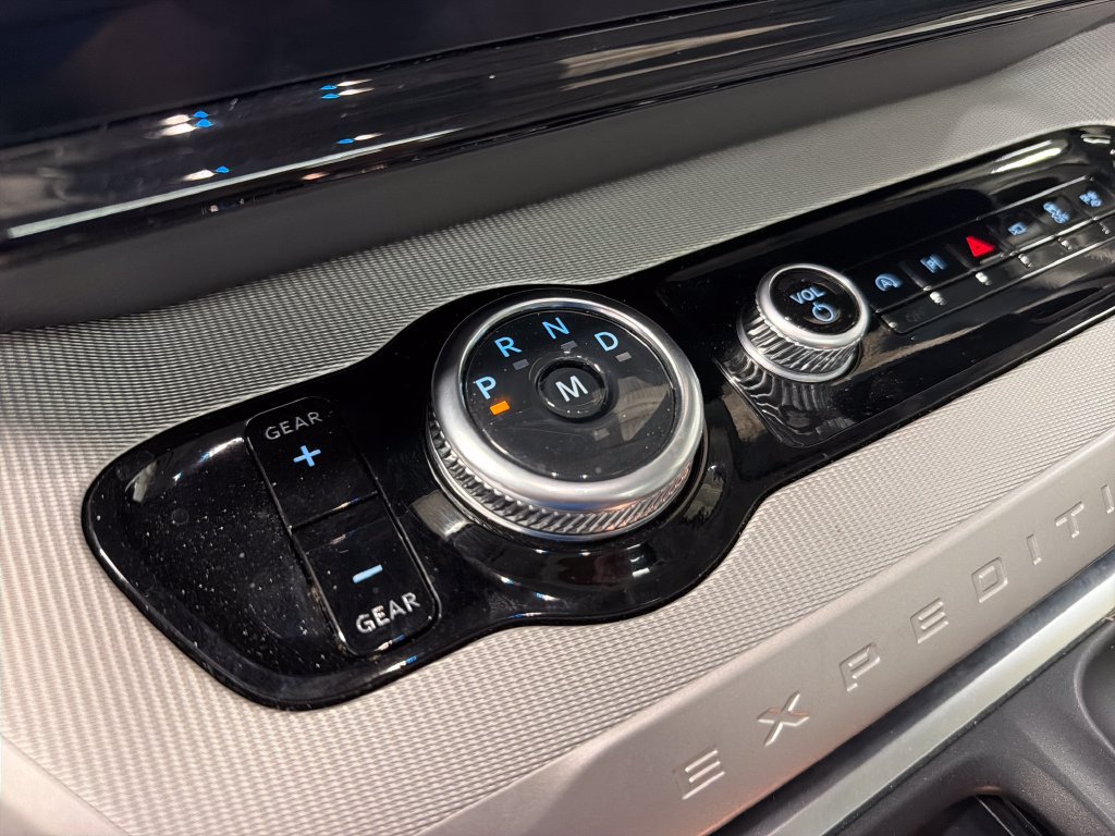 Certified 2025 Ford Expedition Active RWD image 32