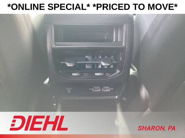 Used 2022 Jeep Grand Cherokee Laredo w/ Luxury Tech Group I AWD/4WD image 19