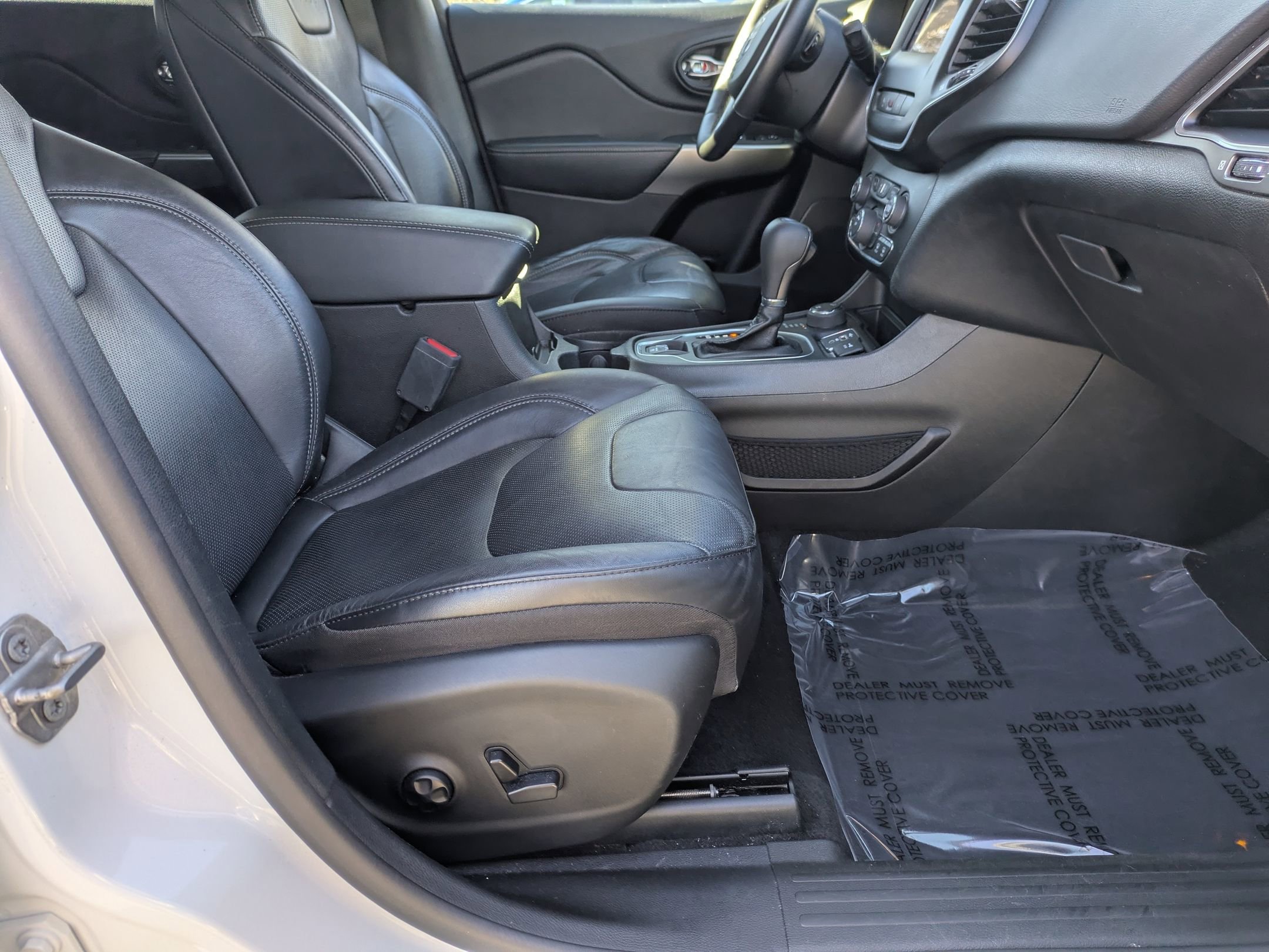 Used 2021 Jeep Cherokee Latitude Lux w/ Trailer Tow Group image 37