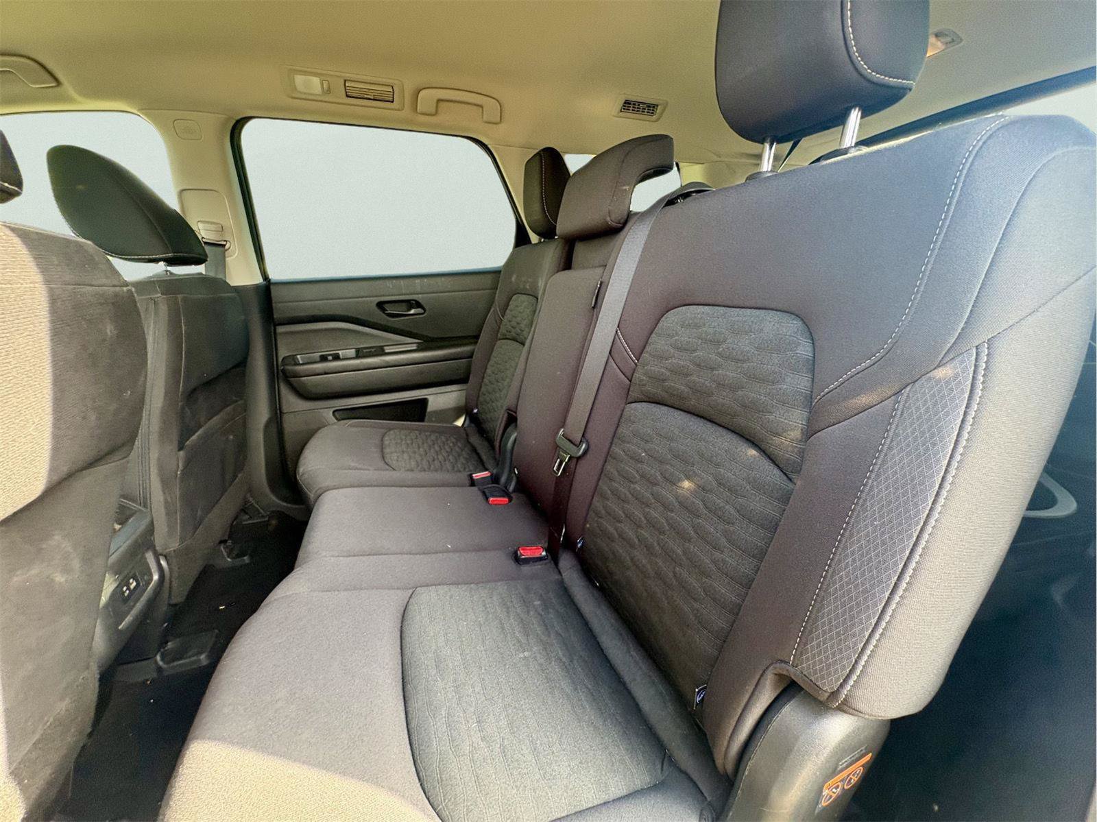 Used 2023 Nissan Pathfinder S AWD/4WD image 7