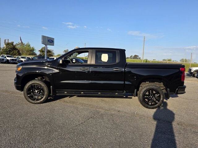 Used 2023 Chevrolet Silverado 1500 Custom Trail Boss AWD/4WD image 4