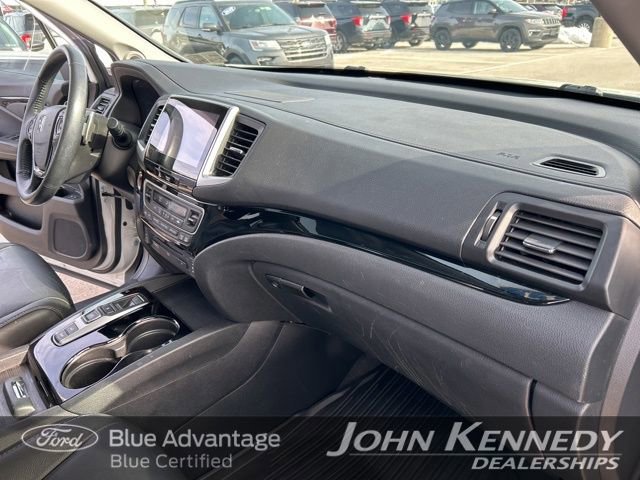 Used 2017 Honda Pilot Touring image 42