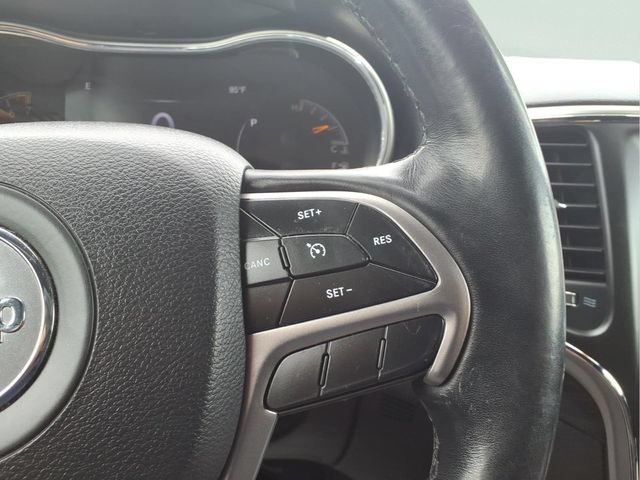 Used 2019 Jeep Grand Cherokee Laredo w/ Security & Convenience Group AWD/4WD image 15
