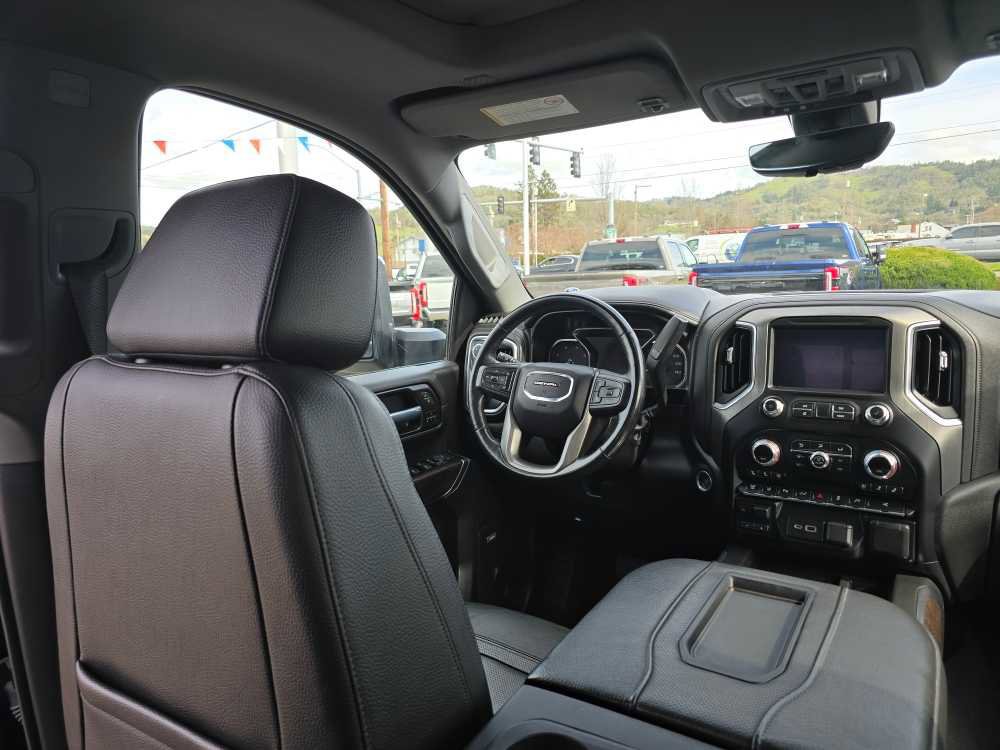 Used 2022 GMC Sierra 3500 Denali w/ Denali Ultimate Package image 10