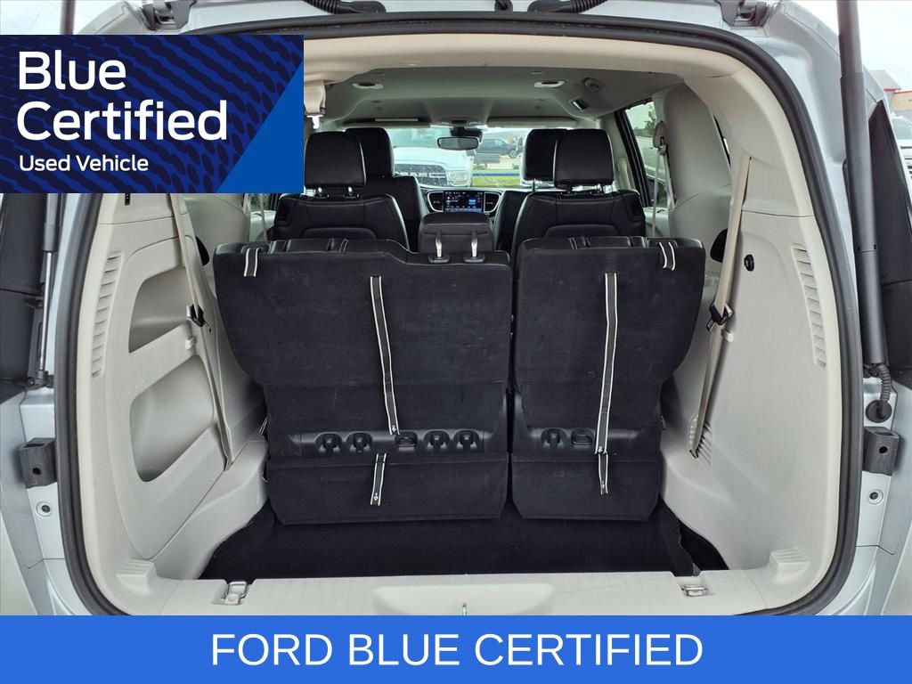 Used 2024 Chrysler Pacifica Touring-L image 31